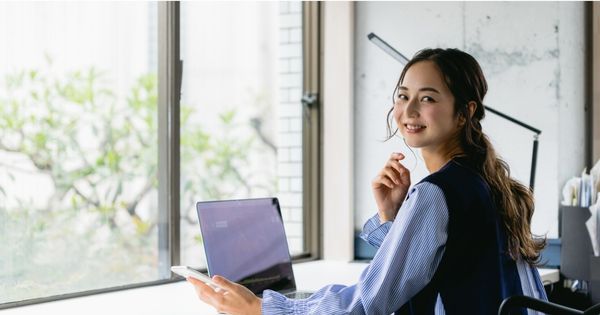 How to Avoid Sounding Like AI in Job Application Emails