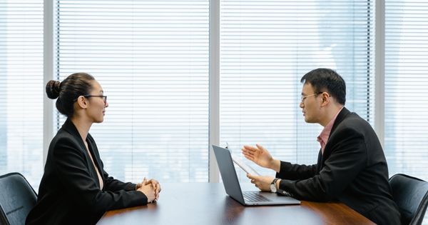Best Way to Answer Tell Me About Yourself in Interviews