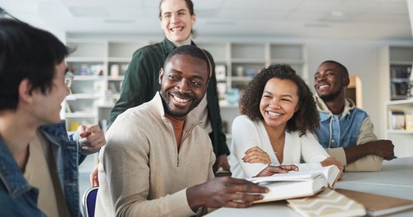 US or UK English in Your CV: Which Should You Use and Why