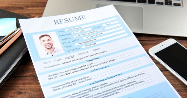 Should You Include a Photo on Your CV?